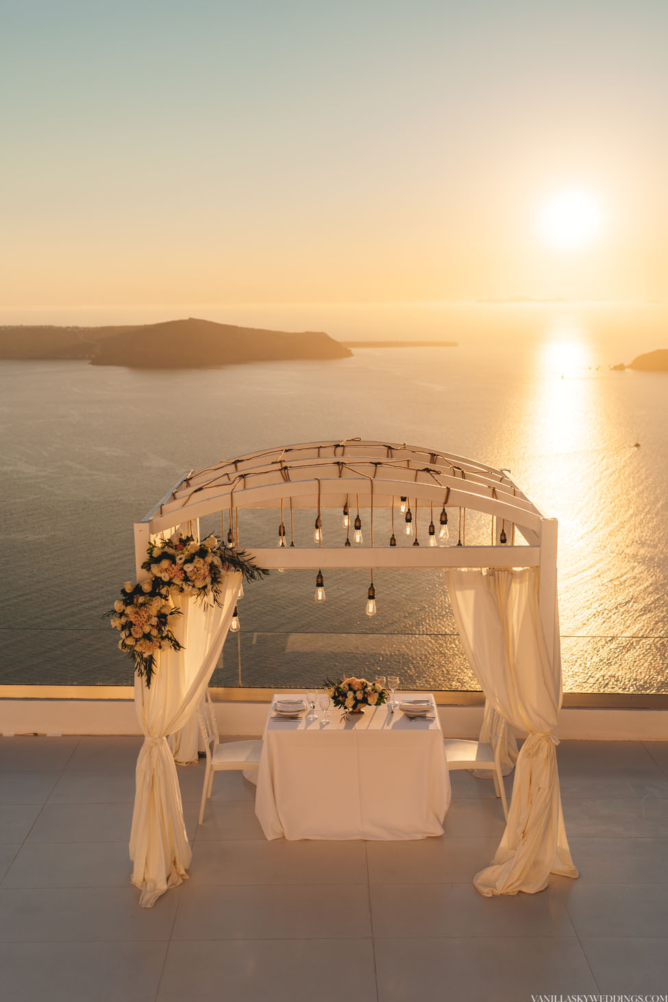 andromeda_villas_elopement_santorini_greece_fairytale-intimate-ceremony-reception